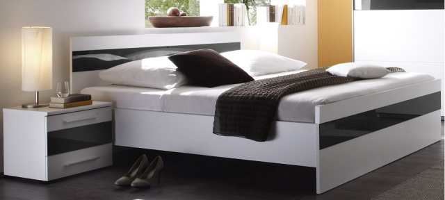 postel-s-nocnimi-stolkydream-4135998-01-s640x480.jpg